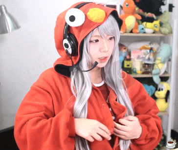 가슴이 당당한 트위치 스트리머.gif | 인스티즈
