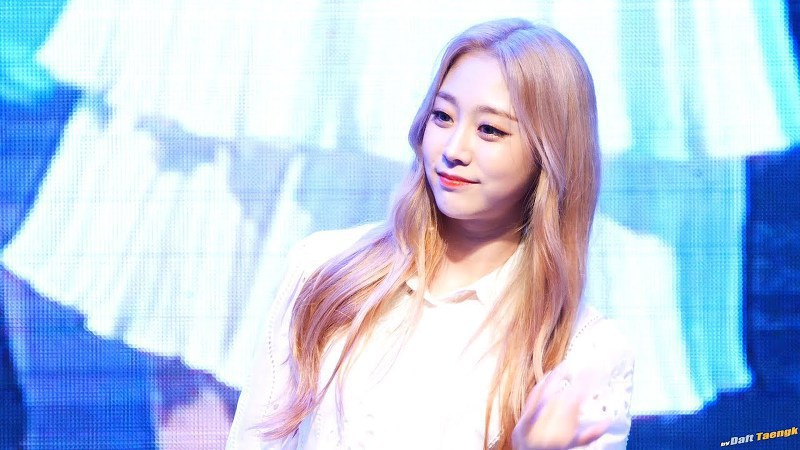 러블리즈 지수는 금발이 낫다 vs 흑발(어두운)쪽이 낫다 | 인스티즈