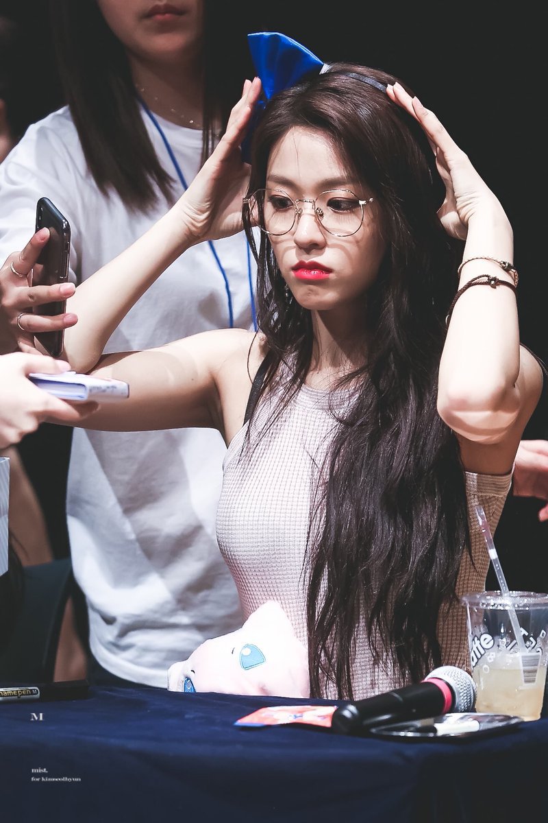 미모와 몸매 둘다 난리난 어제자 설현이.jpgif | 인스티즈