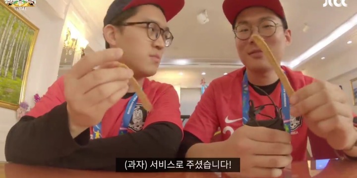 쉬지않고 게겐프레싱하는 북한 옥류관 직원.jpg | 인스티즈