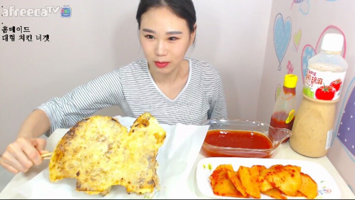 초대형 음식을 사랑하는 먹방BJ | 인스티즈