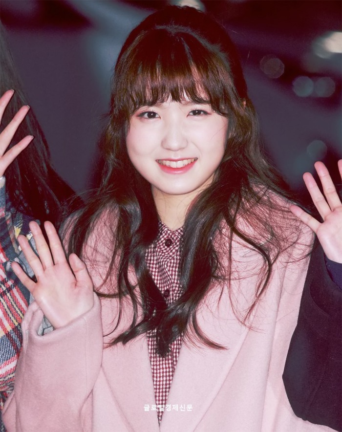 어젯밤 늦게까지 콜라 사이다 말아 마신듯한 아이즈원 출근길 사진.jpg | 인스티즈