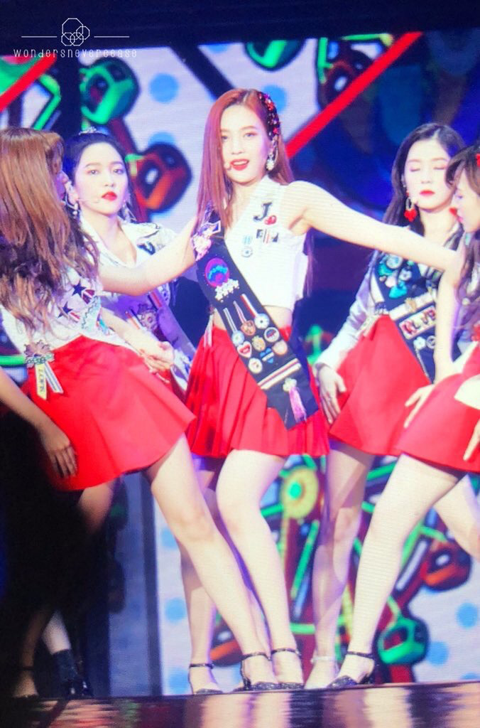 오늘자 레드벨벳 콘서트 큐티섹시 조이.jpg | 인스티즈