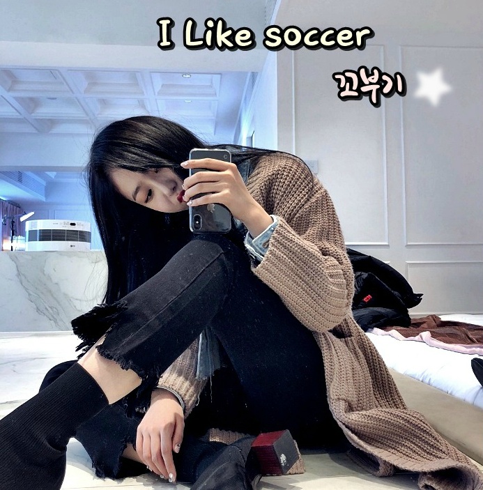 여자친구 무대 중 터진 폭약에 숨넘어갈 뻔한 블랙핑크 제니 여사.gif | 인스티즈