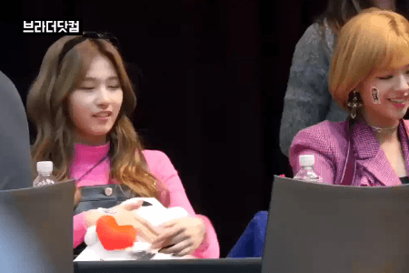 장난치는 사나.gif | 인스티즈