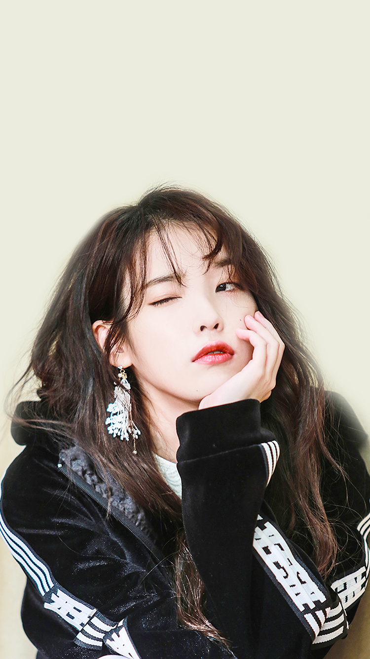 2018 아이유 달력 비하인드 폰 배경화면 & 잠금화면. png | 인스티즈