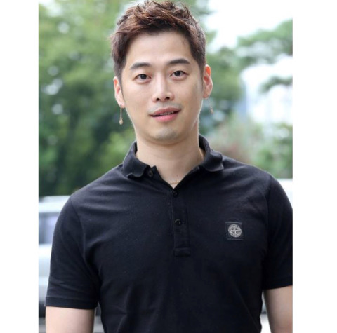 금붙이를 정말 사랑하는 듯 한 김재원 | 인스티즈