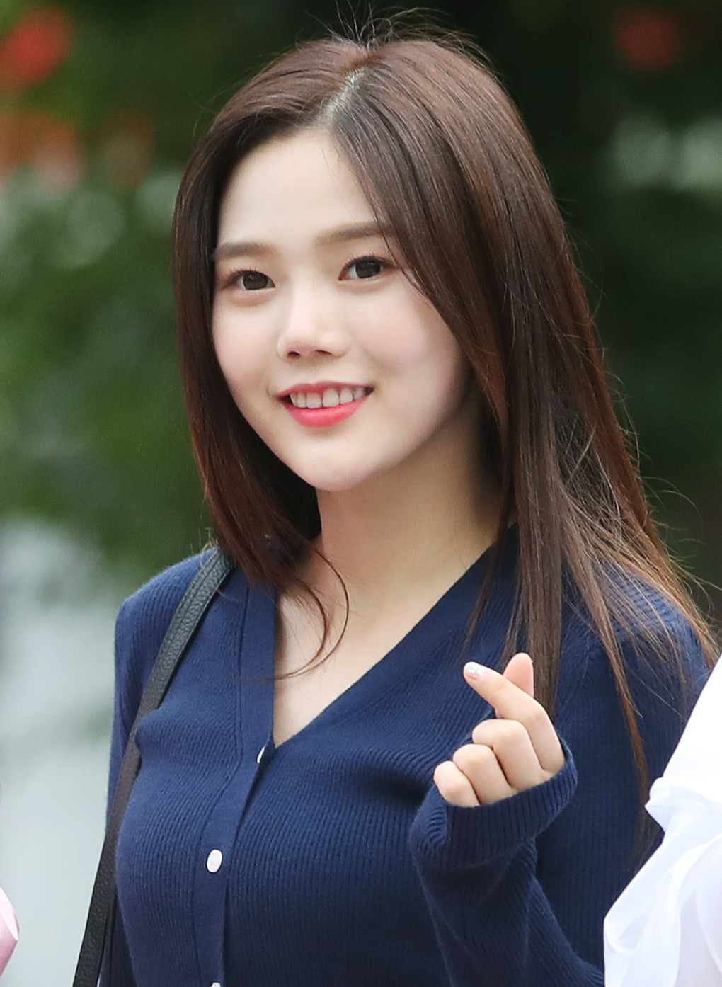 왠지모를 친근감에 내꺼인거 같아서 오마이걸 효정.jpgif | 인스티즈