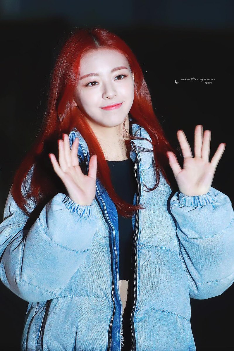 빨간머리가 잘어울리는 ITZY 유나.jpgif | 인스티즈