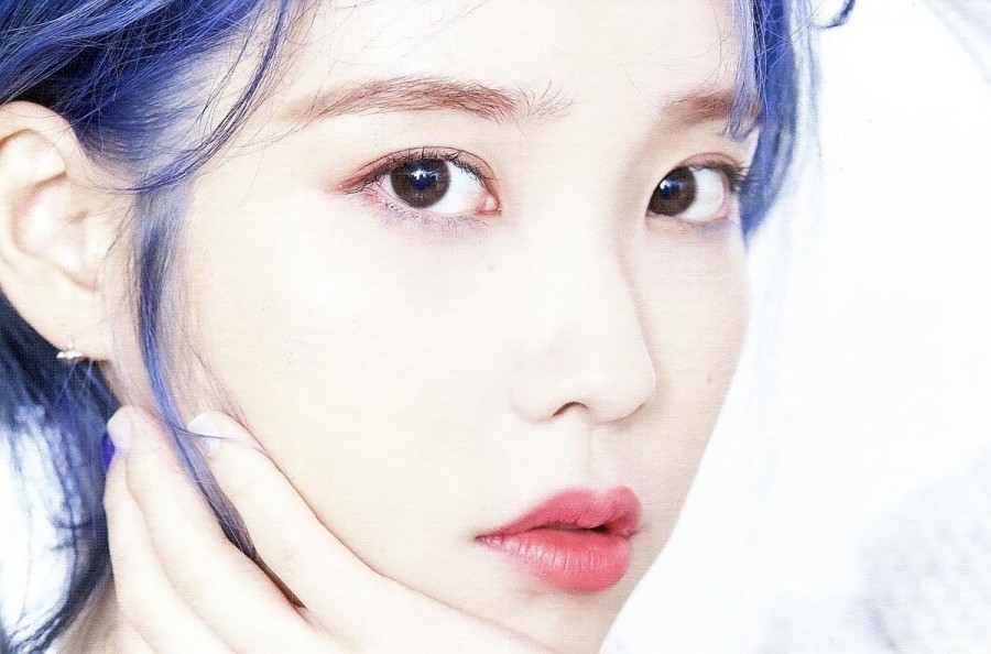 파란머리로 염색한 아이유.jpg | 인스티즈