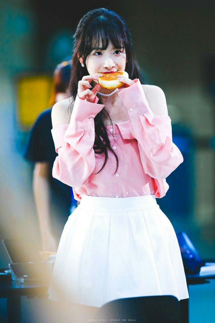 우주소녀 설아 은서 욜로라이브 움짤 | 인스티즈