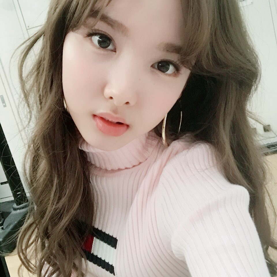이제 시크해지고 싶은 나연 | 인스티즈
